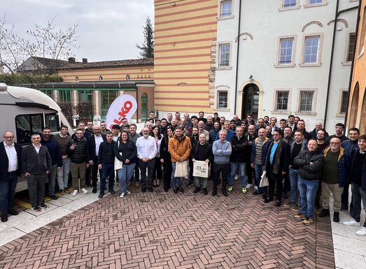 Group photo from the retrofitting event held on February 10th in Verona, attended by more than fifty dealers from Northern Italy